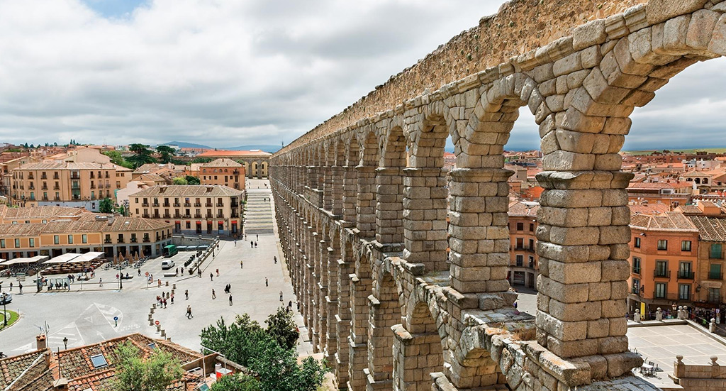 Aqueduto-de-Segovia-Peregrina-Turismo