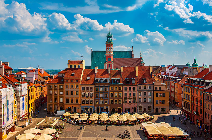Praça do mercado em Varsóvia / Polônia - Peregrina Brasil Turismo